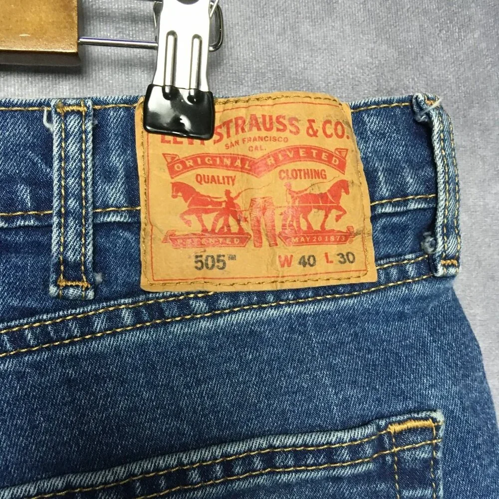 Levis Mens 505 Regular Fit‎ Blue Jeans size 40x30 Zipper Fly Stretch Blend Denim